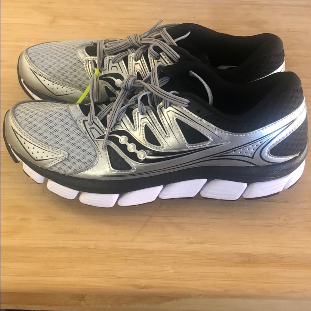 Saucing propel vista men’s athletic shoes size 8.5